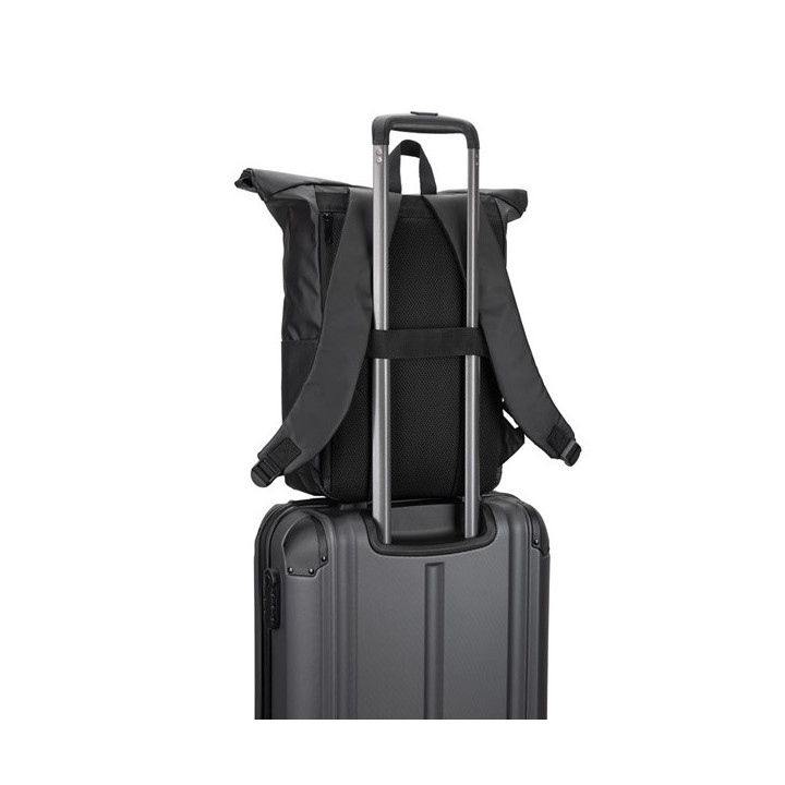 OSASCO BPACK. Mochila "Roll top" com design em sistema de fecho que permite enrolar a parte superior até ajustar ao volume d...