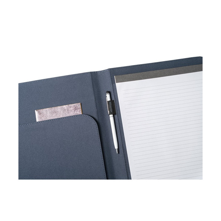 EMERGE FOLDER II. Pasta A4 em poliéster reciclado (100% rPET) 300D com elástico para fecho