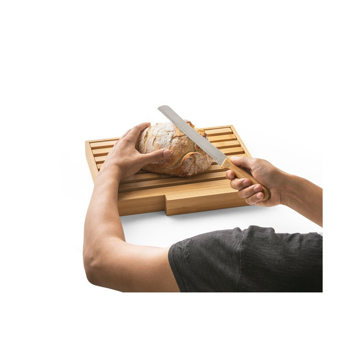 PASSARD. Tábua para pão em bambu com faca em aço inoxidável