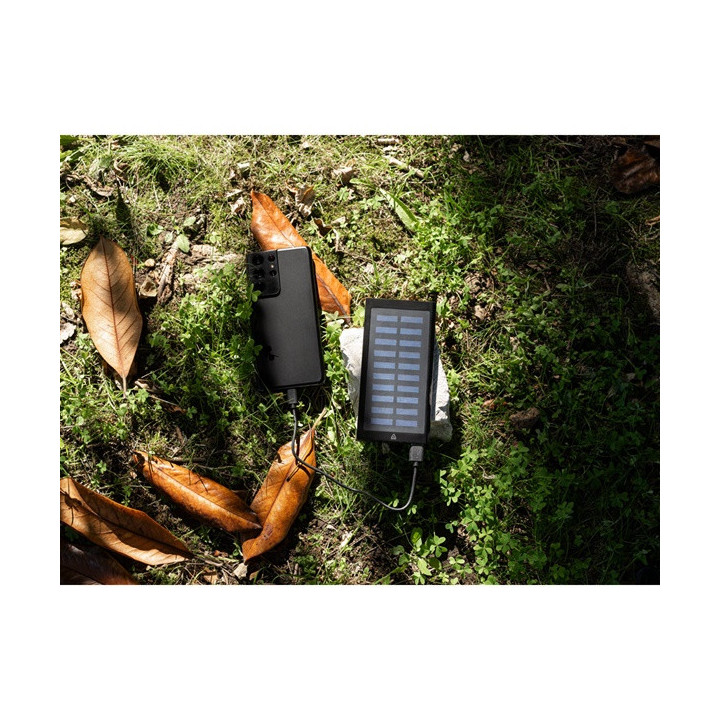 CLERK. Power bank 8'000 mAh com painel solar em alumínio 100% reciclado