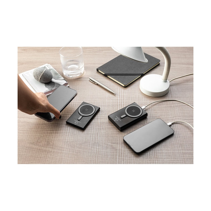WRIGHT 5. Power bank magnética com carregamento super-rápido em alumínio reciclado e PET reciclado 5'000 mAh