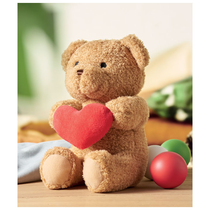 Urso de peluche com coração
